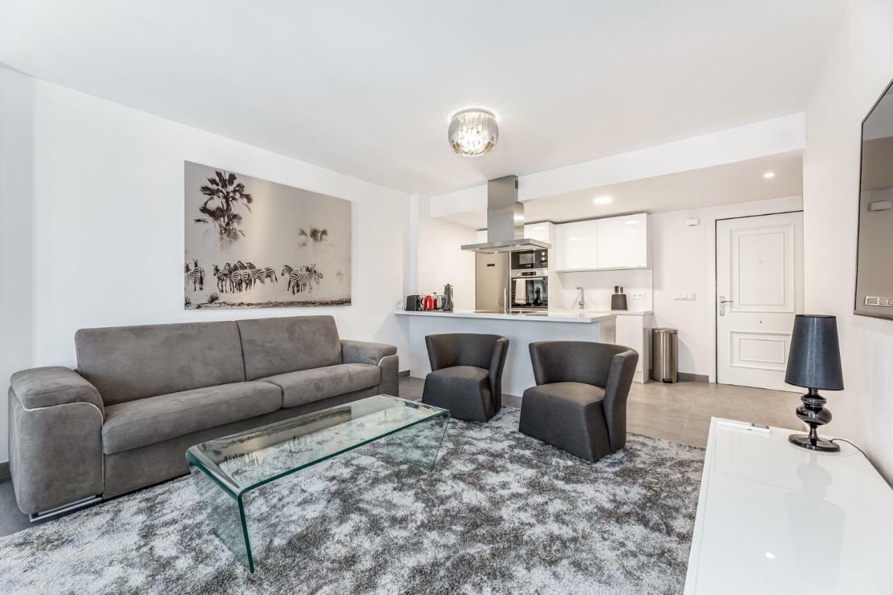 By Riva - Luxurious, Exclusive 2 Bedroom Apt Inside Puerto Banus มาร์เบยา ภายนอก รูปภาพ